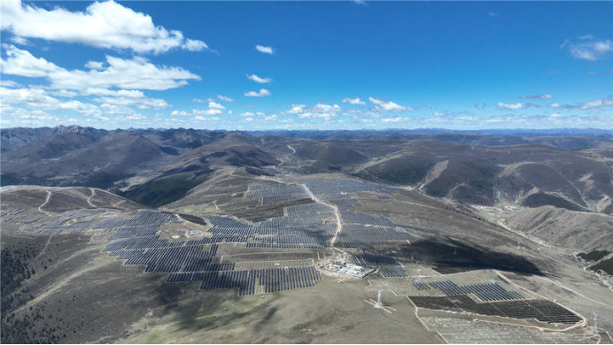 四川瑞康參建的全球最大、海拔最高的 水光互補電站正式投産 四川瑞康參建的全球最大、海拔最高的 水光互補電站正式投産